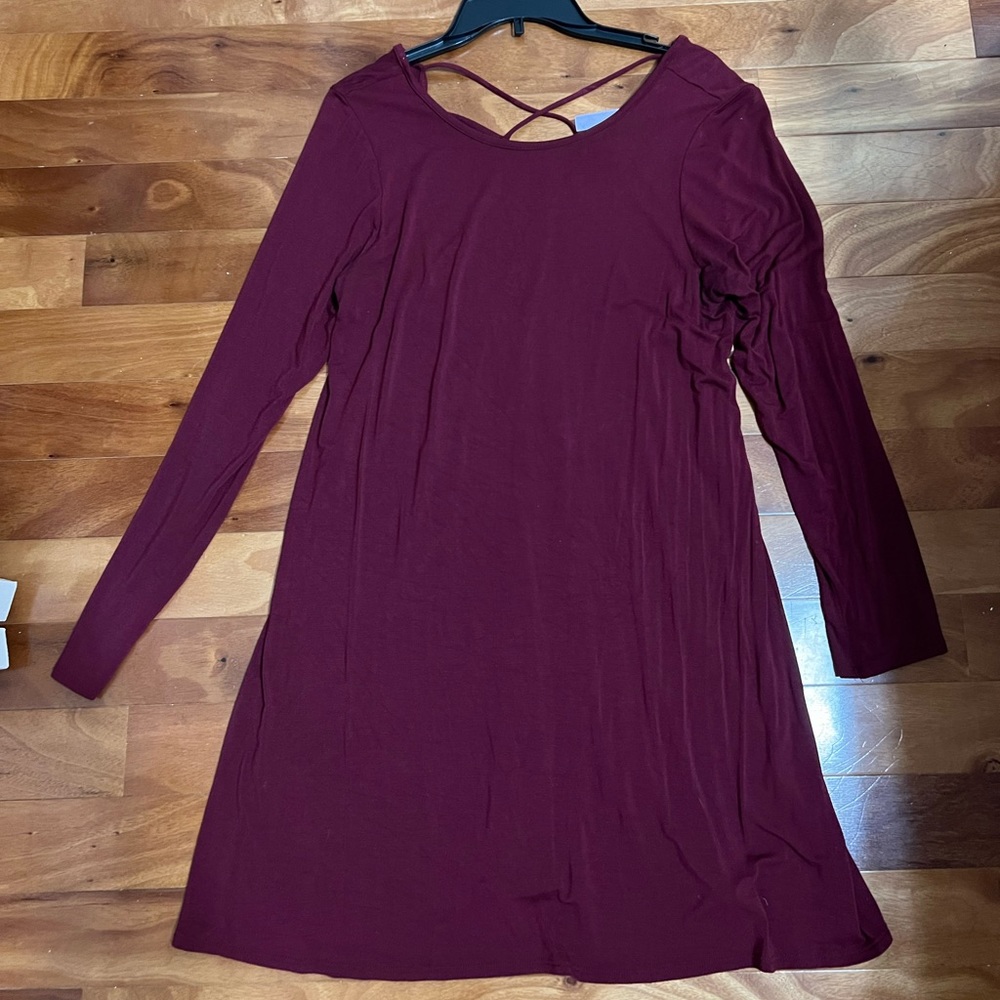 Francesca’s maroon long-sleeve dress